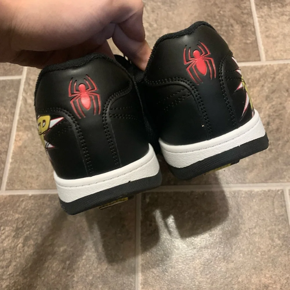 Heelys Skate Spiderman/Marvel Special Edition Shoes HES10496 - Picture 5 of 8